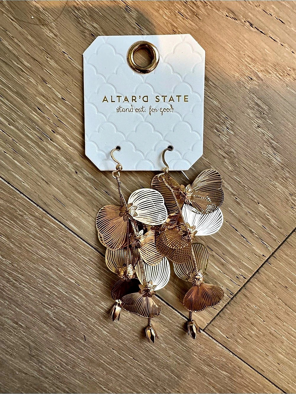 Altar’d State Gold Floral Dangle Statement Earrings NWT| Party Date Wedding
